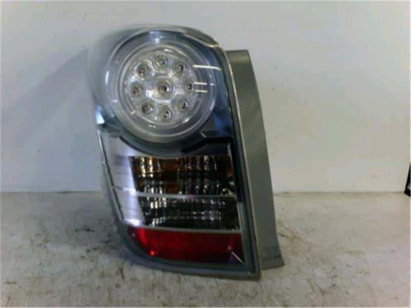 Left Tail Light TOYOTA Corolla Fielder 2009 DBA-ZRE142G
