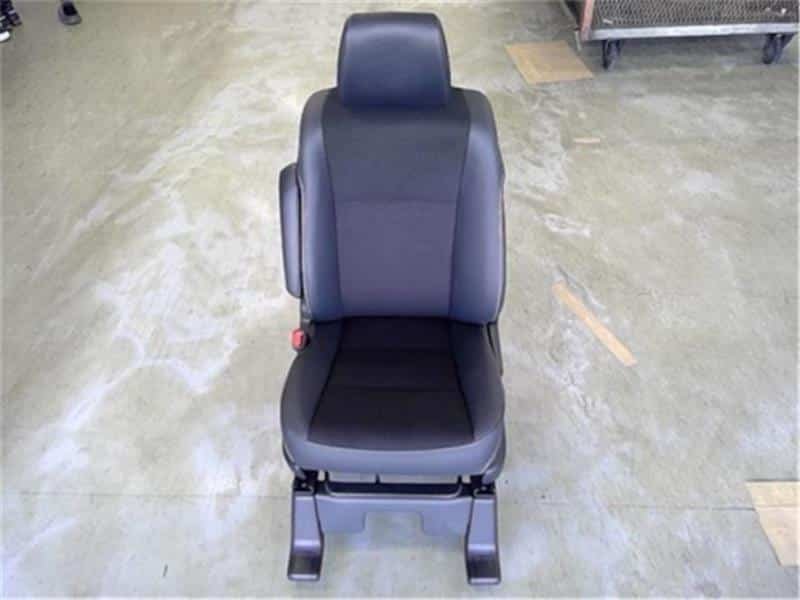 Assistant Driver’s Seat TOYOTA Noah 2019 DBA-ZRR85W