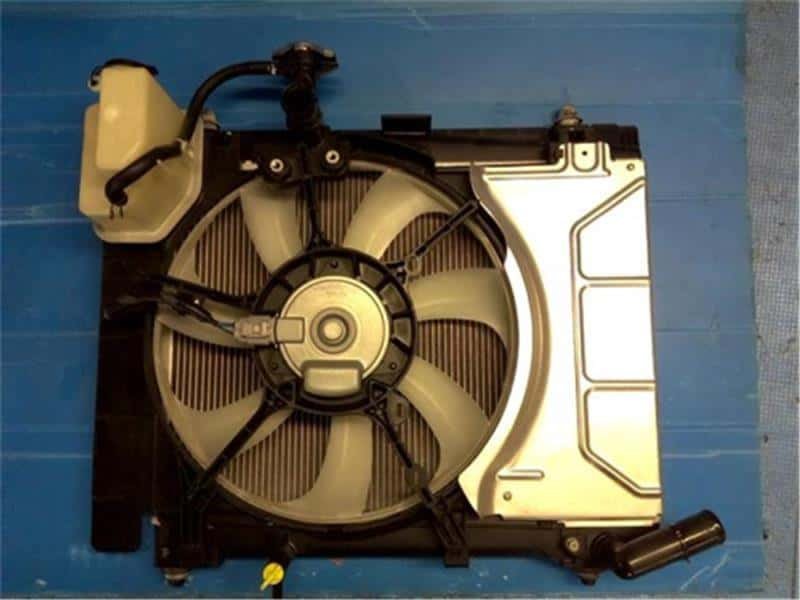 Radiator TOYOTA Corolla Axio 2016 DBA-NRE160