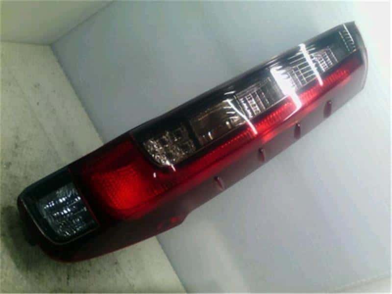 Right Tail Light TOYOTA Noah 2012 DBA-ZRR80W