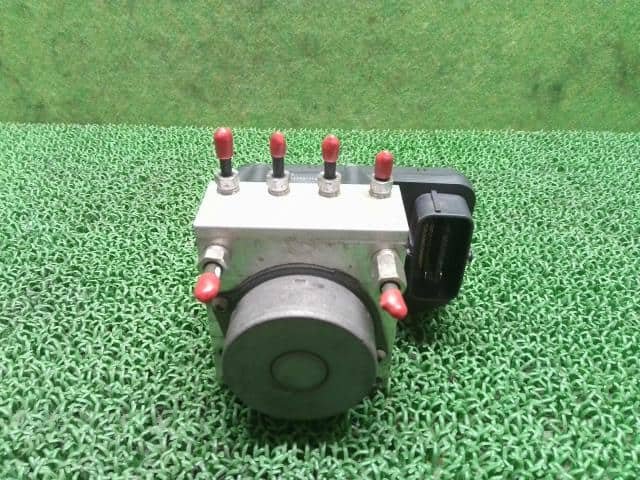 ABS Actuator TOYOTA Corolla Axio 2016 DBA-NZE161