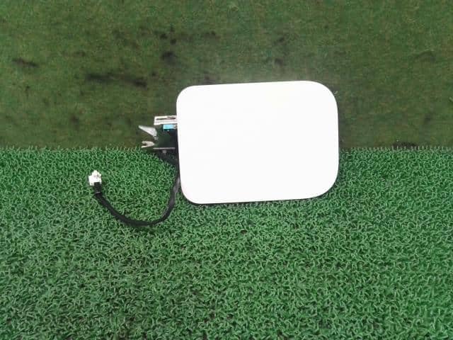 Fuel Filler Lid TOYOTA Noah 2018 DAA-ZWR80W