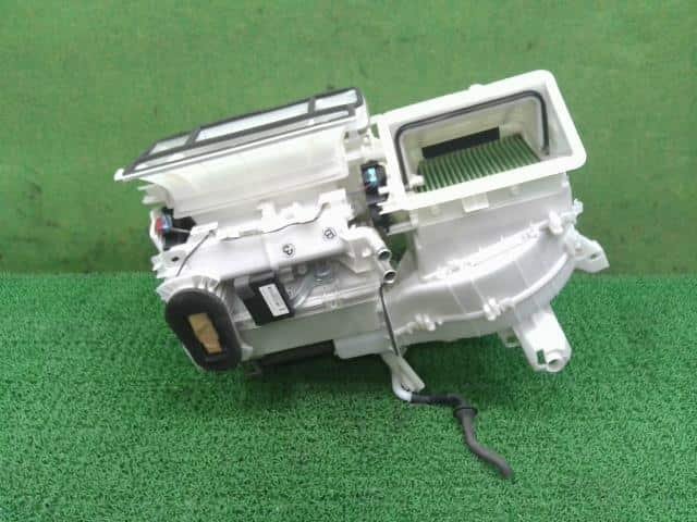 Air Conditioner Assembly TOYOTA Corolla Axio 2009 DBA-ZRE142