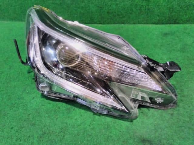 Right Headlight TOYOTA Mark X 2018 DBA-GRX135