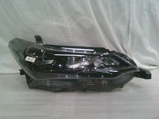 Right Headlight TOYOTA Corolla Axio 2023 5BA-NRE161