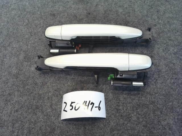 Outer Handle TOYOTA Noah 2010 DBA-ZRR75G