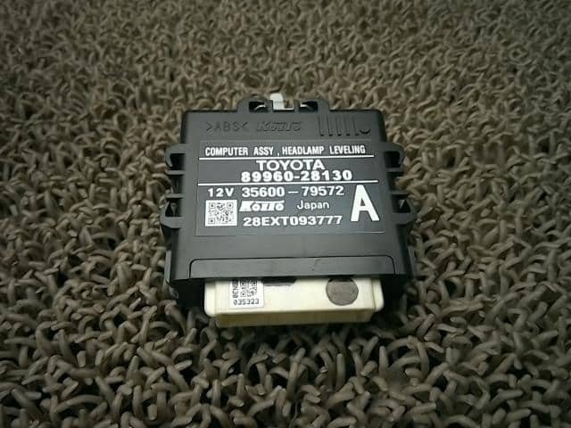 Control Unit TOYOTA Noah 2012 DBA-ZRR70W