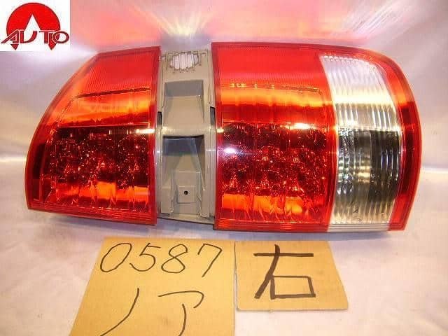 Right Tail Light TOYOTA Noah 2006 CBA-AZR60G