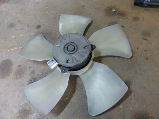 Radiator Cooling Fan TOYOTA Corolla Fielder 2002 UA-ZZE122G