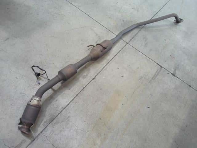Front Exhaust Pipe TOYOTA Corolla Fielder 2010 DBA-NZE141G 1741021A20