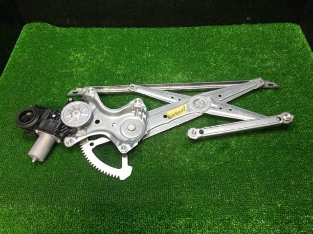 Front Left Door Regulator TOYOTA Corolla Fielder 2016 DBA-NRE161G 8572060310