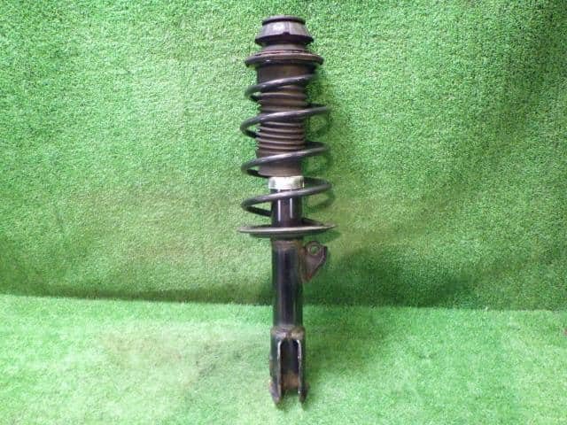 Front Right Strut TOYOTA Corolla Axio 2014 DBA-NRE160