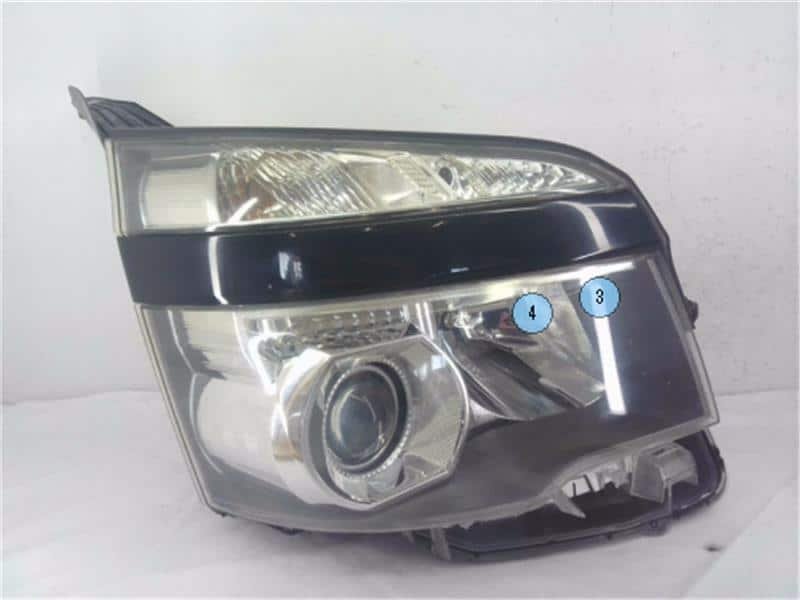 Right Headlight TOYOTA Voxy 2011 DBA-ZRR70G