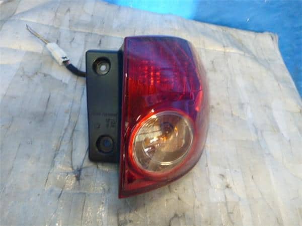 Right Tail Light NISSAN Ad 2011 CBF-VJY12