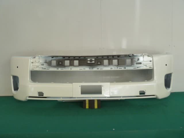 Front Bumper TOYOTA Hiace 2020 3BF-TRH211K