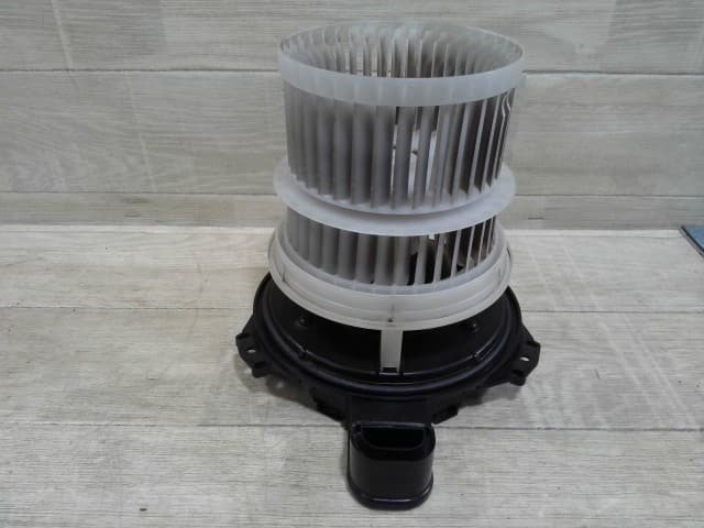 Blower Motor TOYOTA Voxy 2018 DBA-ZRR85W