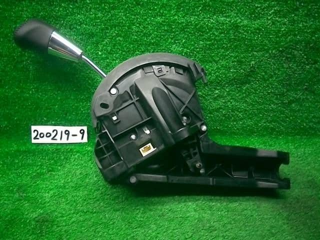 Shift Lever TOYOTA Voxy 2019 DBA-ZRR80W