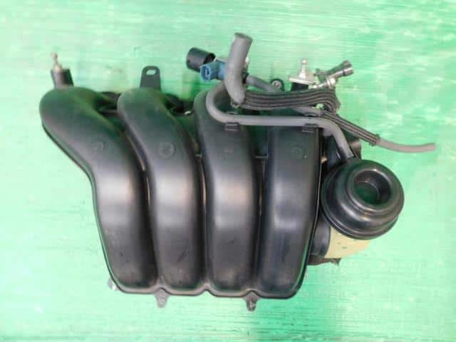 Inlet Manifold TOYOTA Voxy 2013 DBA-ZRR70W
