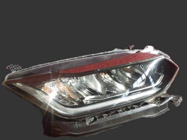 Right Headlight HONDA Grace 2017 DAA-GM4
